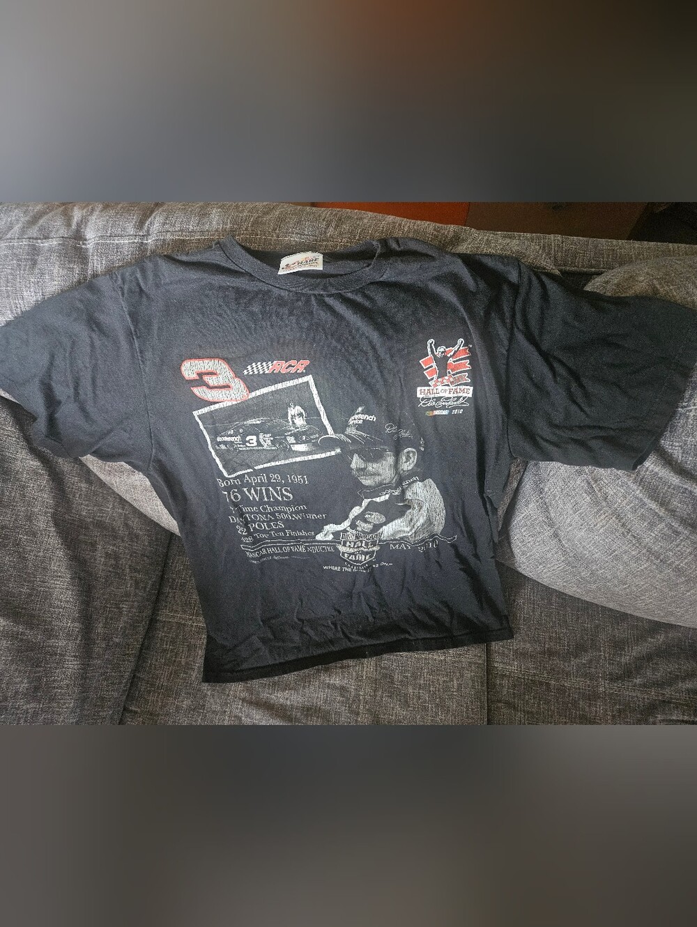Vintage black Dale Earnhardt NASCAR Hall of Fame Inductee t-shirt. 19.5ptp